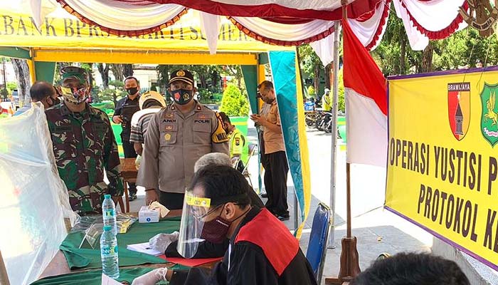 Polres Sumenep gelar operasi yustisi gabungan dalam rangka peningkatan dan penegakan hukum Protokol Kesehatan guna mencegah penyebaran Covid-19. Pada Selasa (15/9),