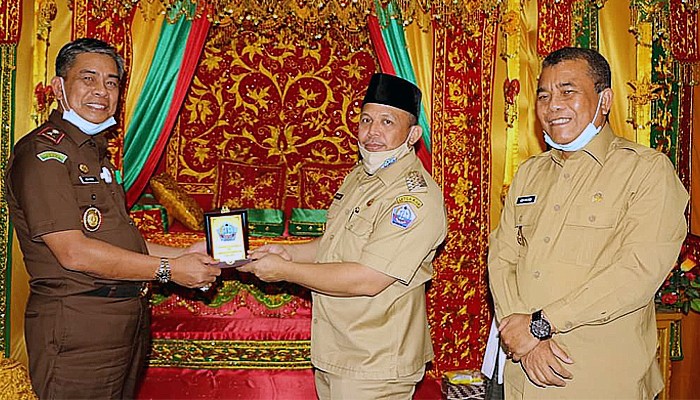 Bupati Pidie Jaya sambut kunjungan kerja dan supervisi Kajati Aceh.