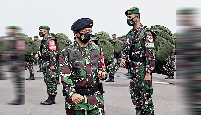 450 pasukan Yonif Mekanis 512/QY dapat kehormatan dari negara.