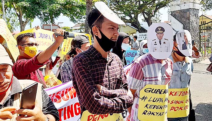 Tuntut kesejahteraan rakyat, ratusan massa APPA demo Gubernur Aceh.