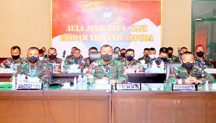 Danrindam XII/Tpr Ikuti apel Dansat TNI AD tersebar TA. 2021 Kodam XII/Tpr secara virtual.Danrindam XII/Tpr Ikuti apel Dansat TNI AD tersebar TA. 2021 Kodam XII/Tpr secara virtual.