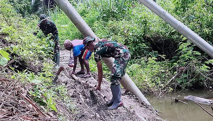 Sinergitas antara TNI dan rakyat di daerah perbatasan Indonesia-Papua Nugini, kian semakin kental.