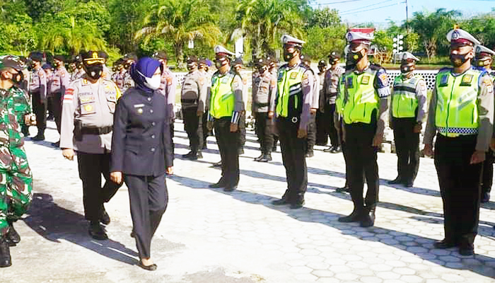 TNI/Polri dan pemerintah gelar pasukan operasi Ketupat Kayan 2021.