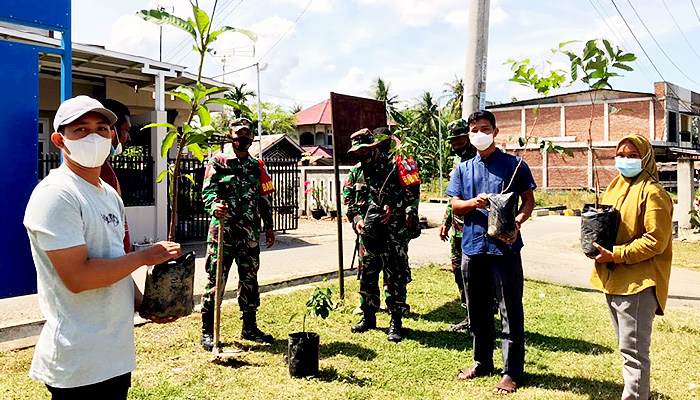 Mahasiswa Kedokteran Abulyatama gelar baksos cegah kerusakan tanaman.