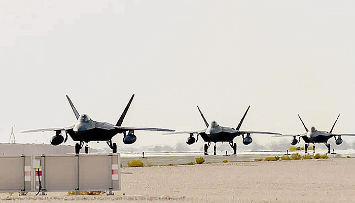 Puluhan jet tempur siluman F-22 Raptor dikerahkan ke Guam.