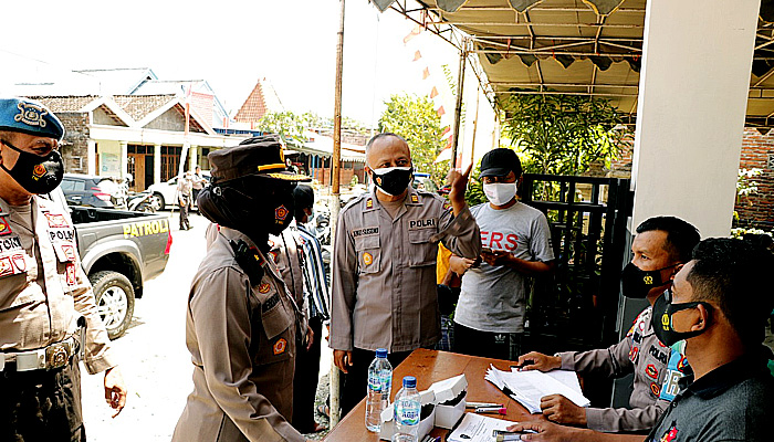 Wakapolres Ponorogo kunjungi percepatan vaksinasi di Mapolsek Bungkal.