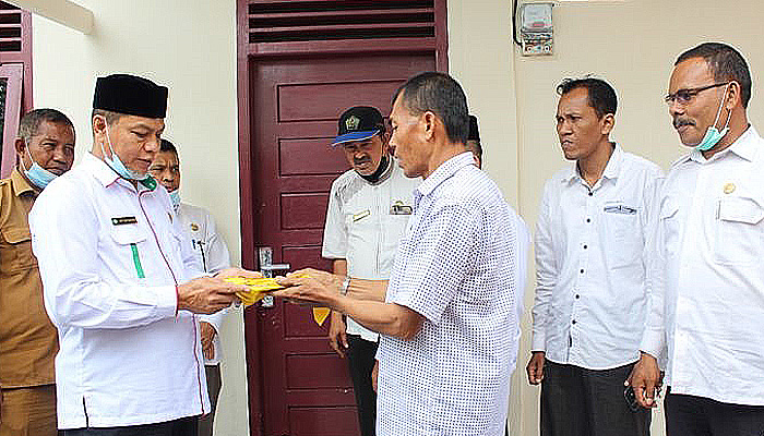 Jumat Berkah Siswa dan ASN Kemenag Banda Aceh Bedah Rumah Munazir