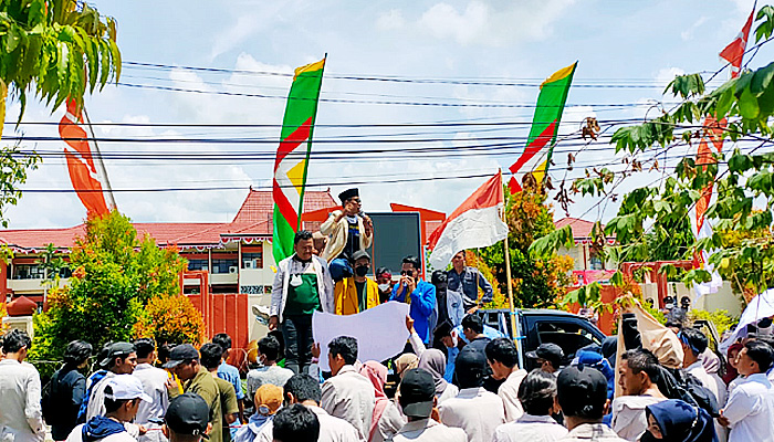 Lima Tuntutan BEMSU Kepada  Bupati Sumenep, Salah Satunya Tentang Kemiskinan