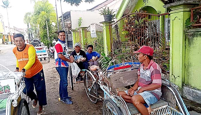 Fan Bogor Lavani Sumenep gelar bakti sosial atas kemenangan Tim Bola Voli Bogor