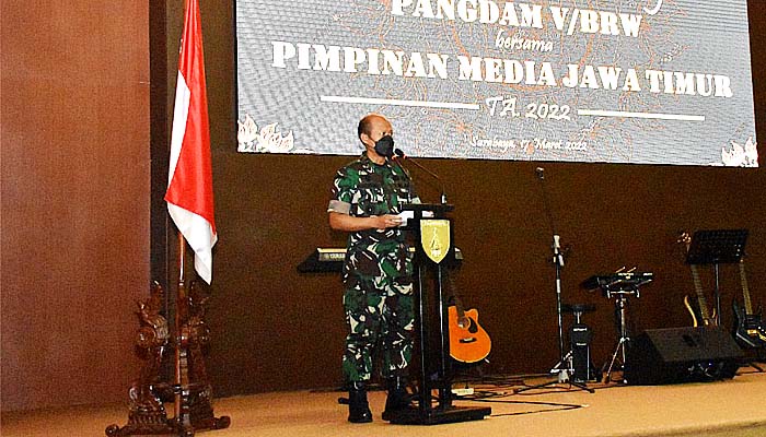 Tangkal berita hoax, Pangdam V/Brawijaya coffee morning bersama pimpinan media di Jatim.