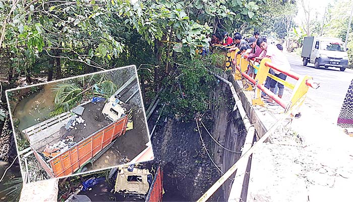 Diduga sopir ggantuk, truk muatan pasir terjun ke jurang 10 meter di Desa Karduluk Sumenep.