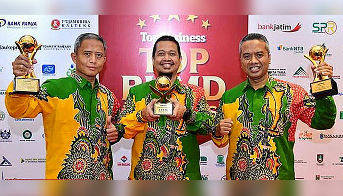 BPRS Bhakti Sumekar boyong 3 penghargaan TOP BUMD Awards 2022, Bupati Sumenep sebagai aktor utama