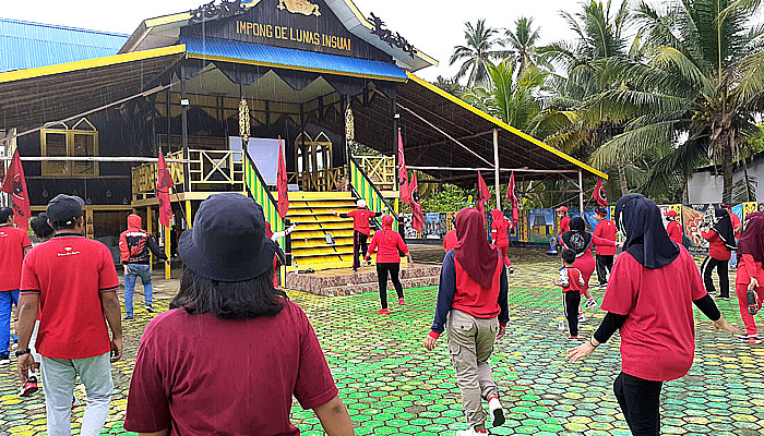 Dibawah guyuran hujan, kader dan simpatisan PDIP Nunukan gelar Sicita