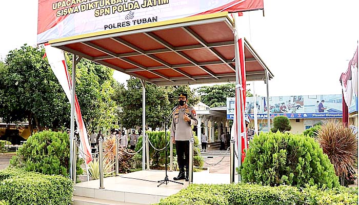 Tutup latihan kerja 49 siswa SPN Polda Jatim, ini pesan Kapolres Tuban.