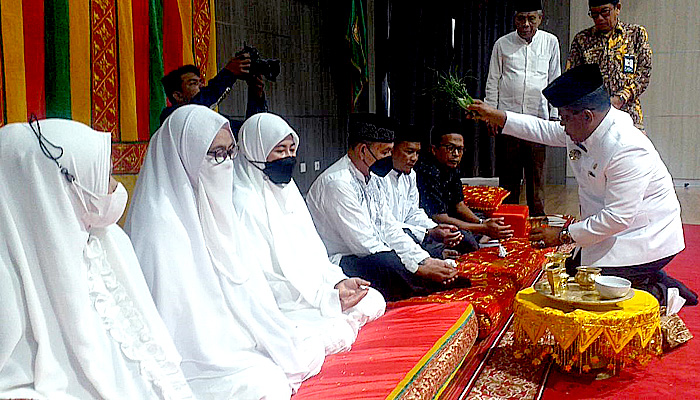 312 Jamaah Haji Banda Aceh dipeusijuk di Gedung Mawardi Nurdin.