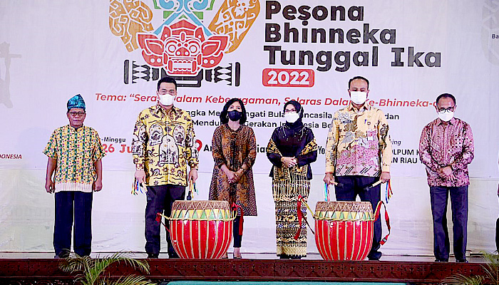 Kemendagri dorong pemulihan ekonomi lewat pelestarian budaya.