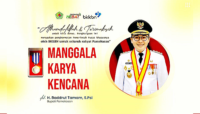 Membanggakan, Bupati Pamekasan terima penghargaan Manggala Karya Kencana.