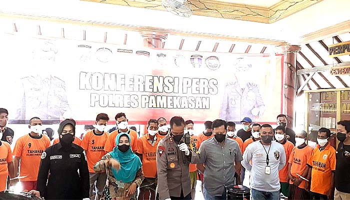 Polres Pamekasan amankan 16 pelaku judi online dan remi