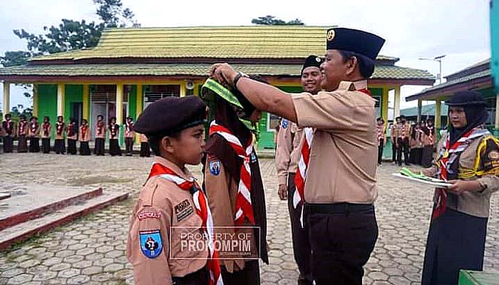 Anggota Saka Bahari Angkatan Ke 9 Lanal Nunukan dilantik di Pantai Marina