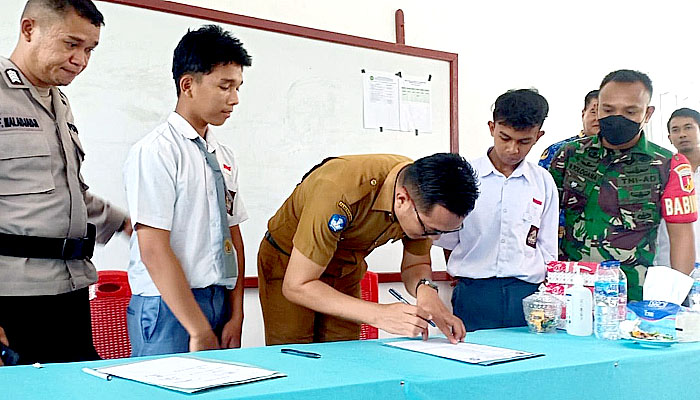 Kasus Guru Pukul Siswa di SMAN 2 Poso Diselesaikan Secara Kekeluargaan