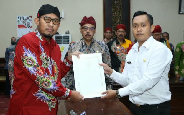 Bupati Sumenep Serahkan Petikan SK P3K Tenaga Kesehatan