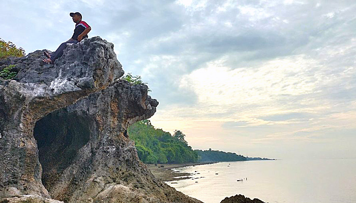 Batu Sulung Destinasi Wisata yang Tersembunyi di Desa Karduluk Pragaan