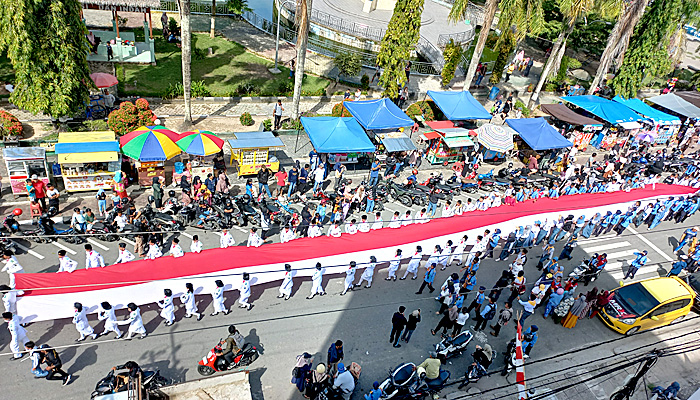 Ribuan Orang Ikuti Kirab Bendera Merah Putih 1.000 Meter Di Nunukan