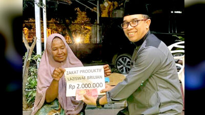 9 Mustahiq Terima Zakat Produktif dari Laziswaf Brilian