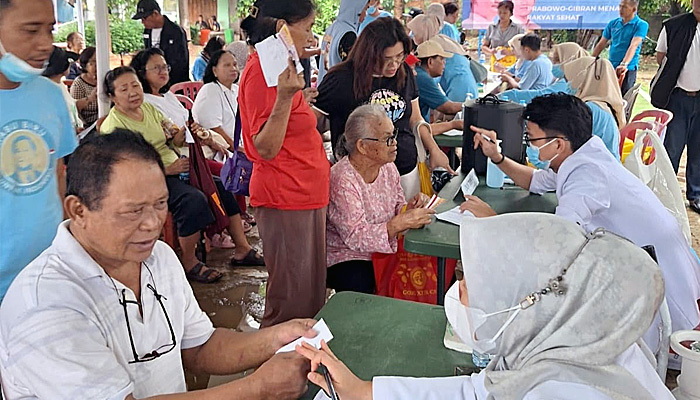 Relawan Rabu Biru Untuk Indonesia d Caleg Arfito Raih Simpati Warga Kayu Putih, Jakarta Timur