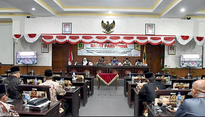 Rapat Paripurna DPRD Sumenep: Penjelasan Bupati tentang RPJPD 2025-2045