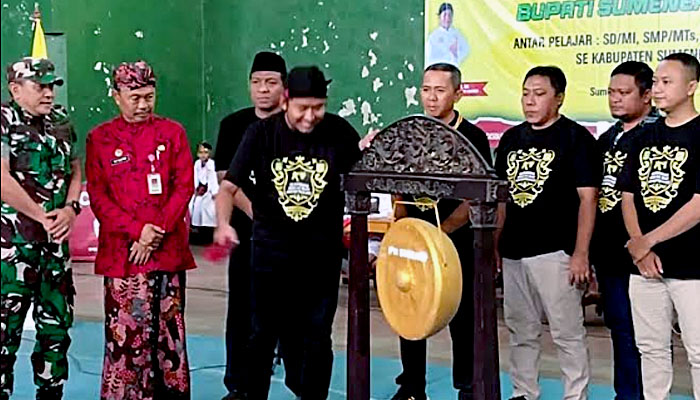 Ket foto : Bupati mambuka kejuaraan Pencak Silat Pelajar 2024