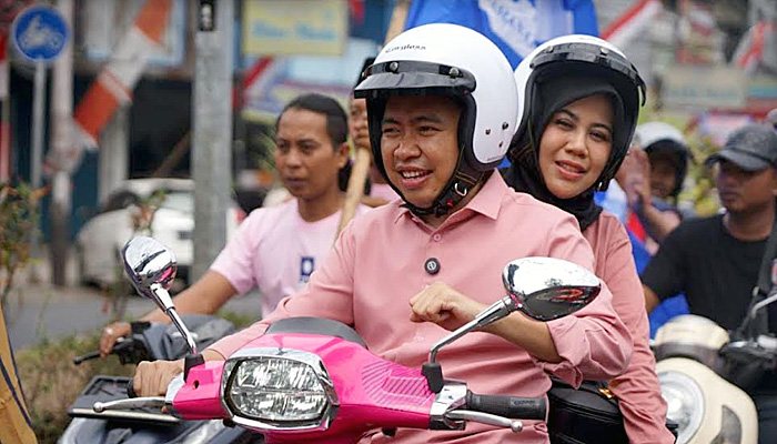 Naik Sepeda Motor, Gus Fawait NgeDjos Daftar Ke KPU Jember